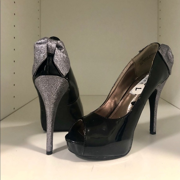 STEVE MADDEN HEELS - Picture 2 of 6